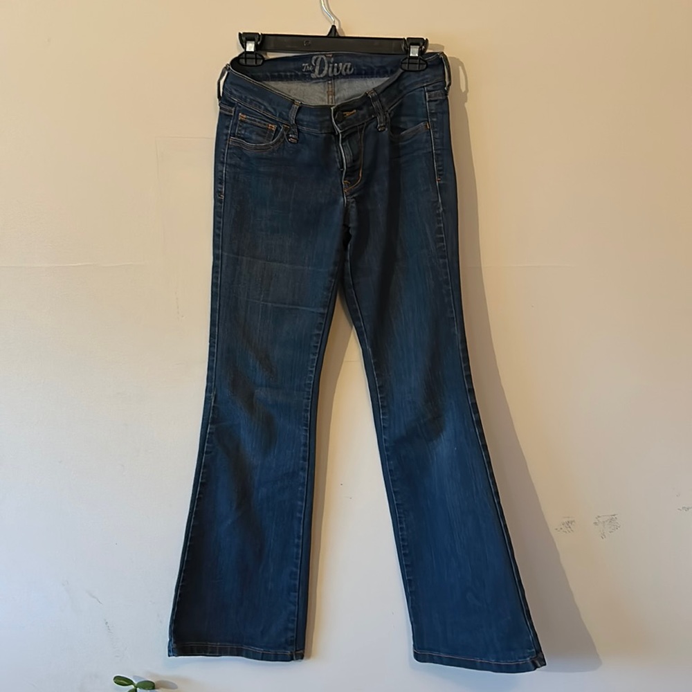 Old Navy Size 2 Regular The Diva Jeans with gold detail on rear pockets